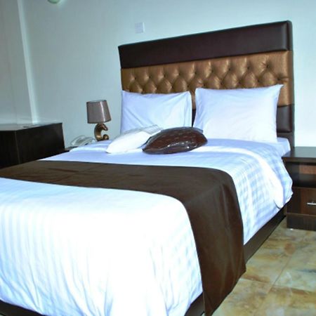 Airport Plaza Hotel Джуба Екстер'єр фото