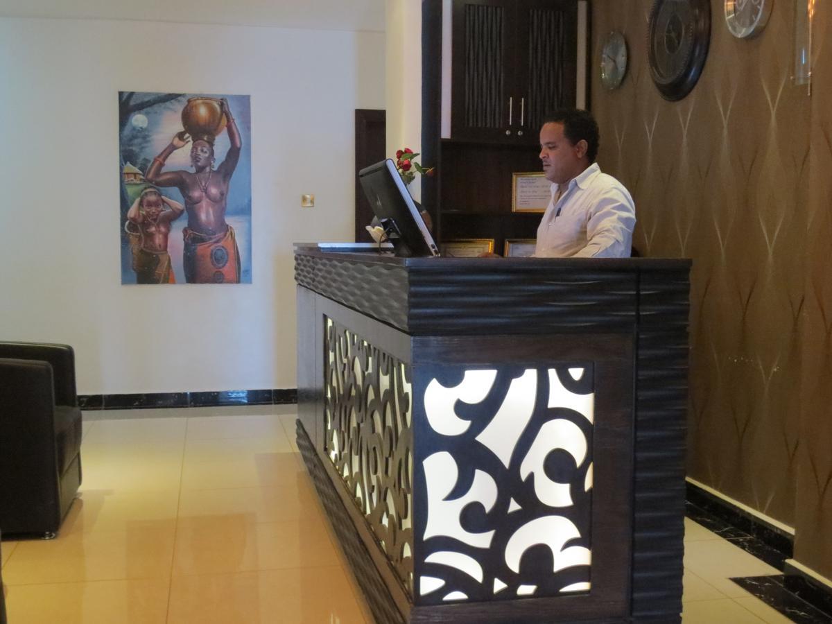 Airport Plaza Hotel Джуба Екстер'єр фото